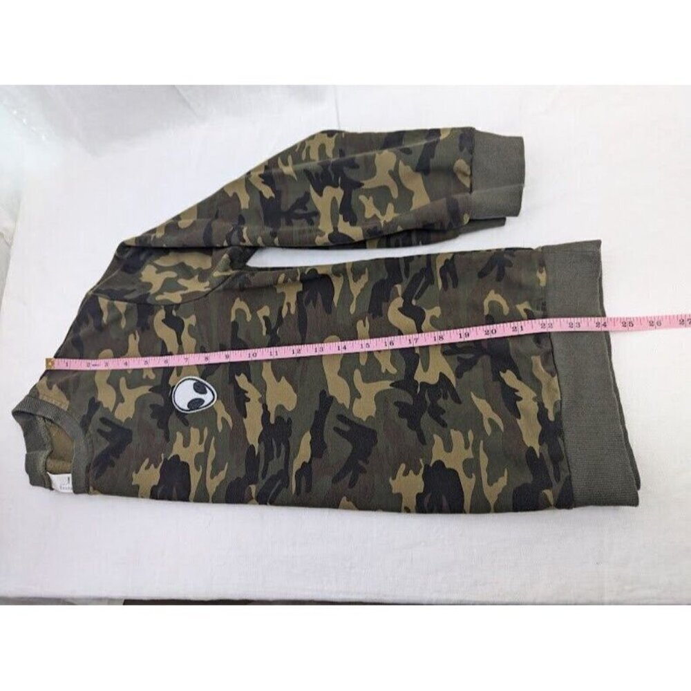 no brand women's large camo alien crew neck sweatshirt, weird, warm layer C12 - Picture 7 of 8